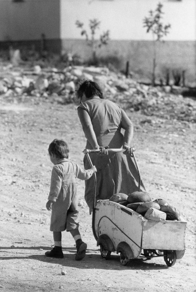 A young Romanian immigrant at Moshav Mivtahim, having recently arrived at the Haifa Port. 1958.